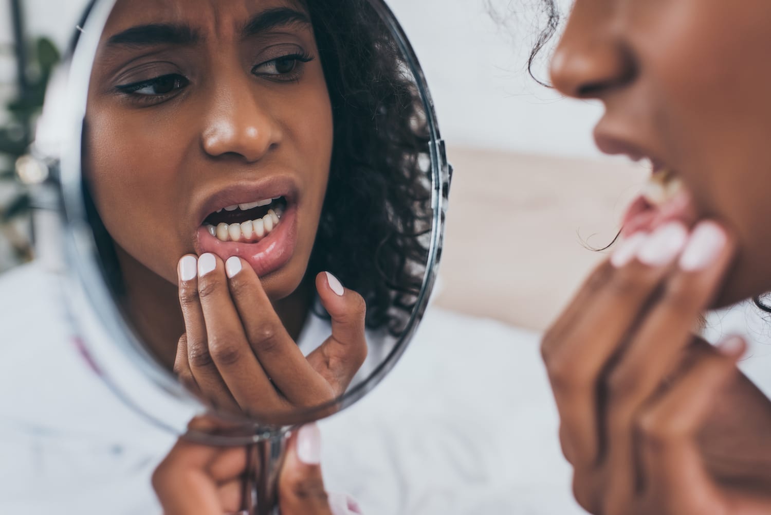 Dreaming of Losing Your Teeth?7 Possible Causes and Meanings